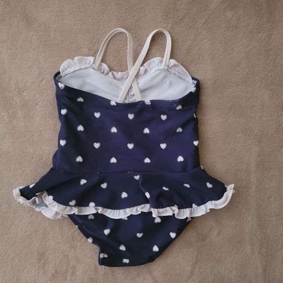 Guess Girl Retro Navy/White Hearts Pattern w/Ruffles Swimsuit Size 3T - Picture 2 of 2